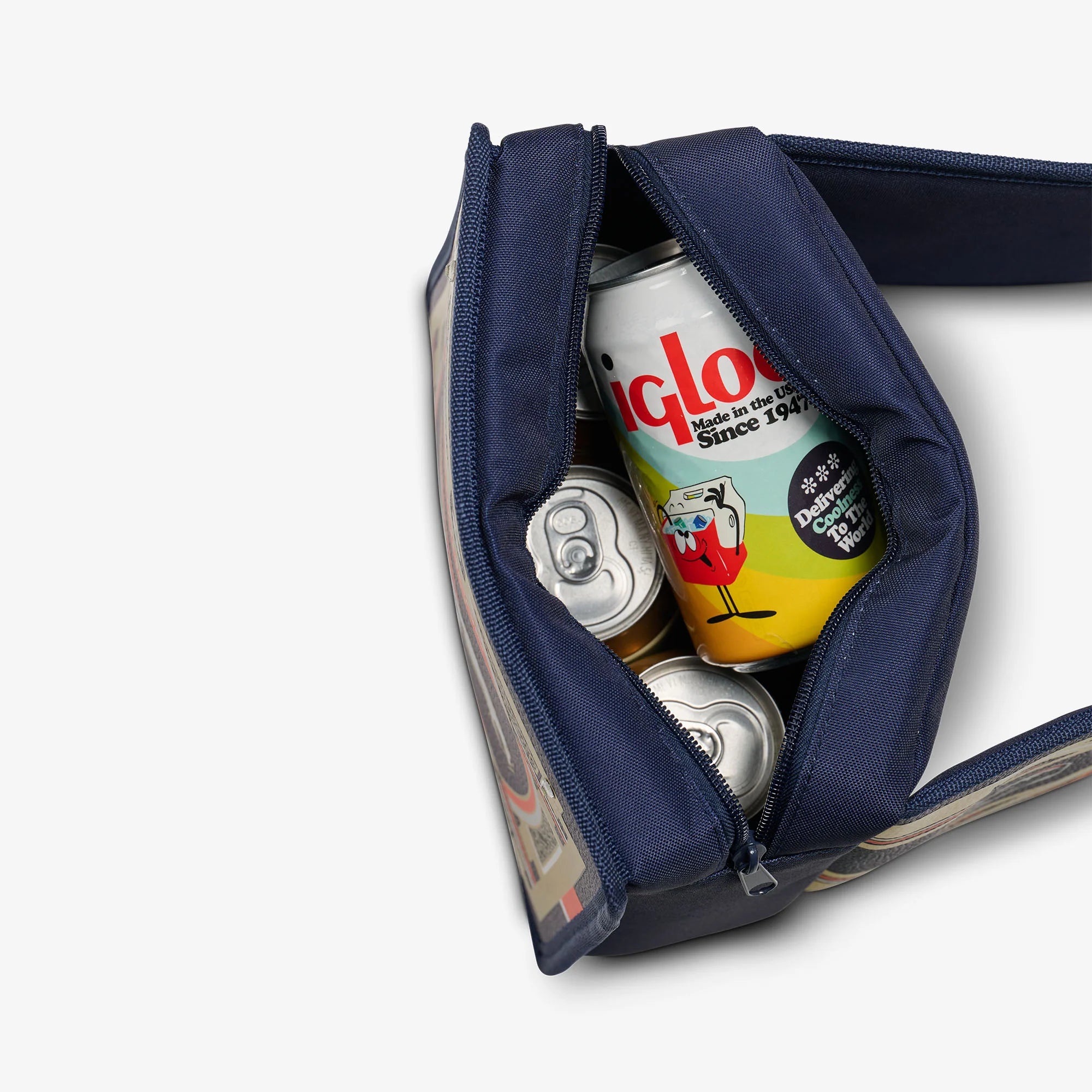 Igloo Camping Cooler NFL WWE Cooler Fanny Pack - Image 4